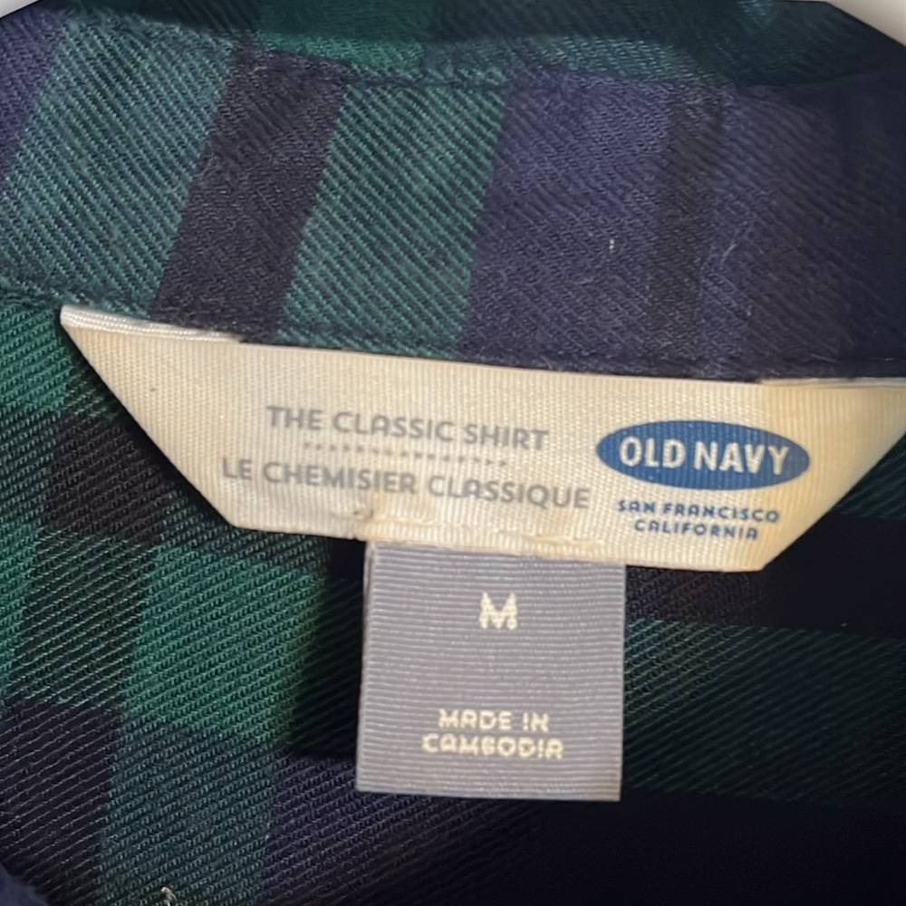 Old Navy Classic button down flannel  size medium. Watch plaid. - Picture 2 of 4